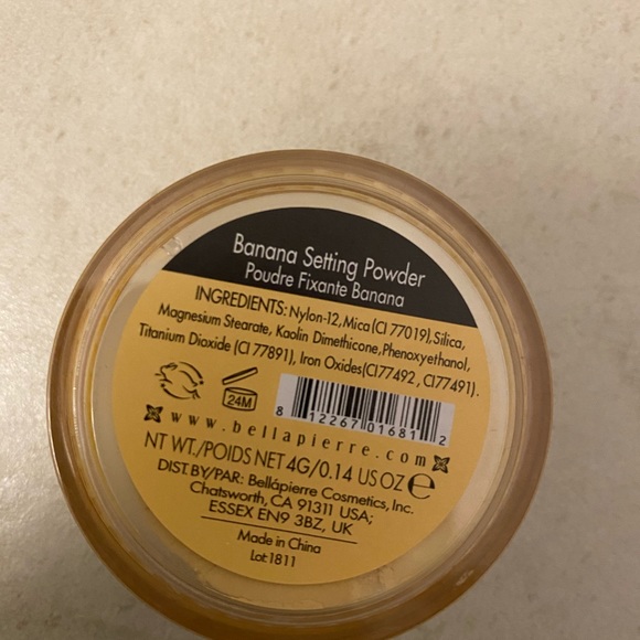 Banana Setting Powder - Picture 2 of 2